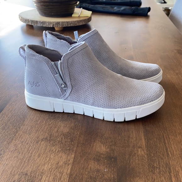 Casual shoes - Picture 2 of 2